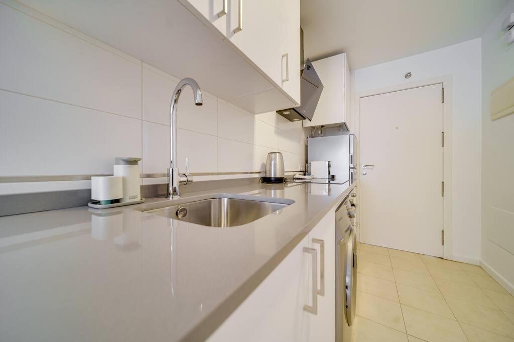 Sophisticated Studio In The Center Of มาลากา ภายนอก รูปภาพ